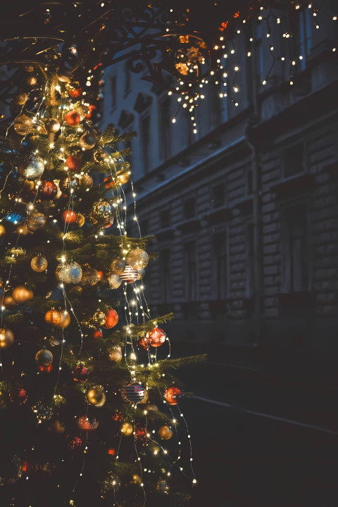 Bright and Colorful Christmas Tree Wallpaper to Enjoy