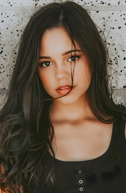Jenna Ortega Daily Look Photo