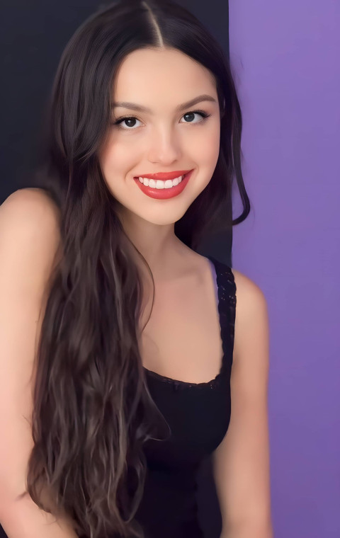 Aesthetic Olivia Rodrigo Mobile 4K Image