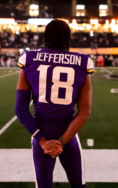 Vibrant Justin Jefferson Image to Brighten Your Day