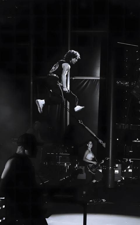 Vibrant Benson Boone Phone Wallpaper for Android HD