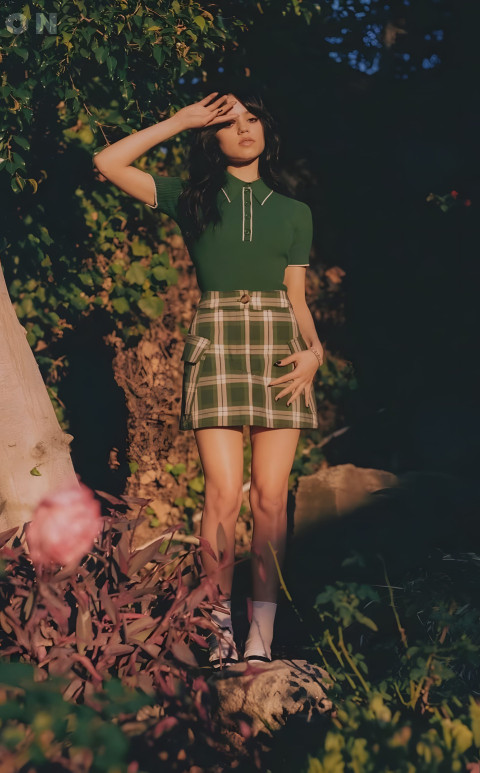 Latest Jenna Ortega Mobile Photo