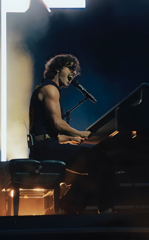 Cool Benson Boone Smartphone Background for Your Phone HD