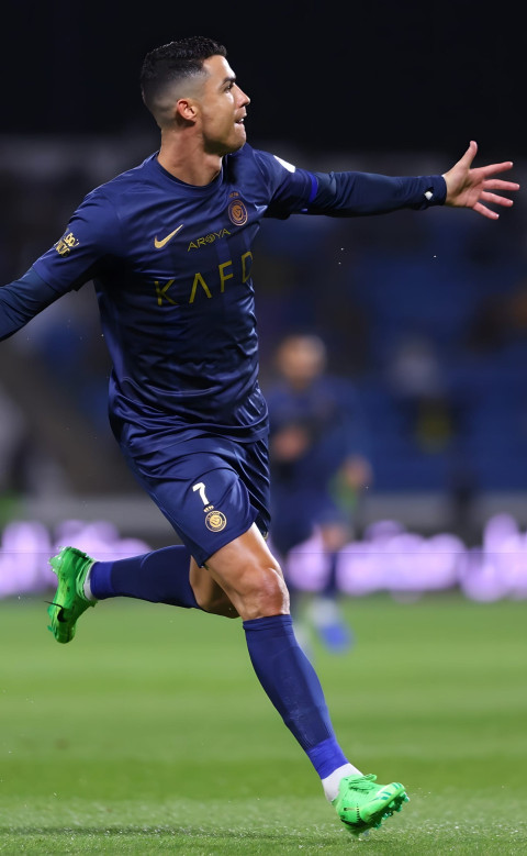 Stunning Cristiano Ronaldo Football Wallpaper Free