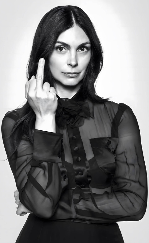 Download Beautiful B&W Morena Baccarin Background Now