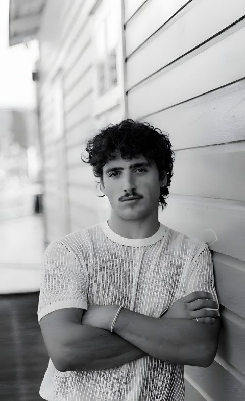 Gorgeous Benson Boone Phone Wallpaper for iPhone User