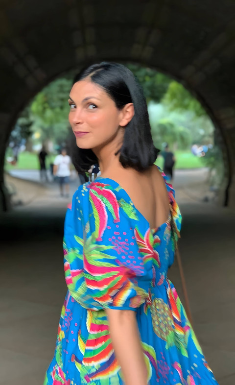 Morena Baccarin Phone Background in HD