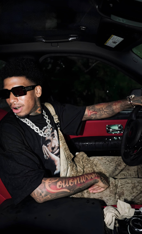 Premium NLE Choppa Car Drive Wallpaper for Phone 4K