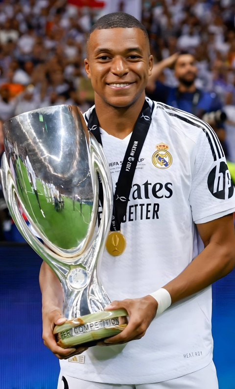 Stunning Kylian Mbappé Wallpaper in High Quality