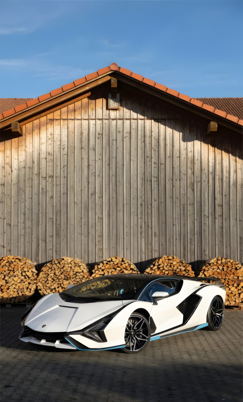 White Lamborghini 4K Mobile Image