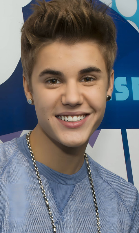 Justin Bieber mobile sweet smile photo