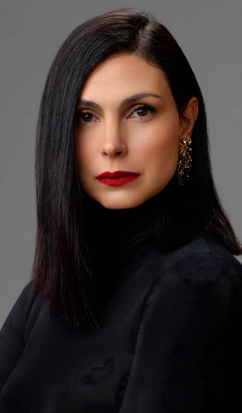 Stunning Morena Baccarin Wallpaper to Refresh Your Screen 4K