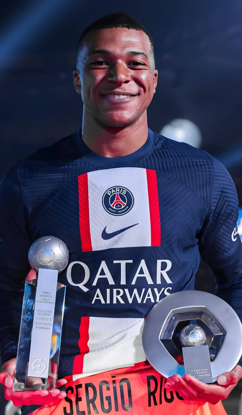 Kylian Mbappé Mobile Background Photo in 4K