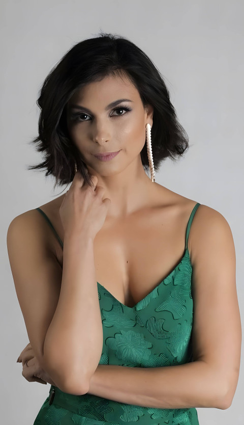 Morena Baccarin Wallpaper to Enjoy on Your Phone 4K