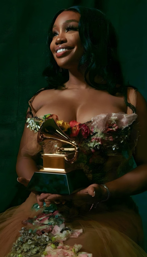 Elegant SZA Image for Your Screen Background