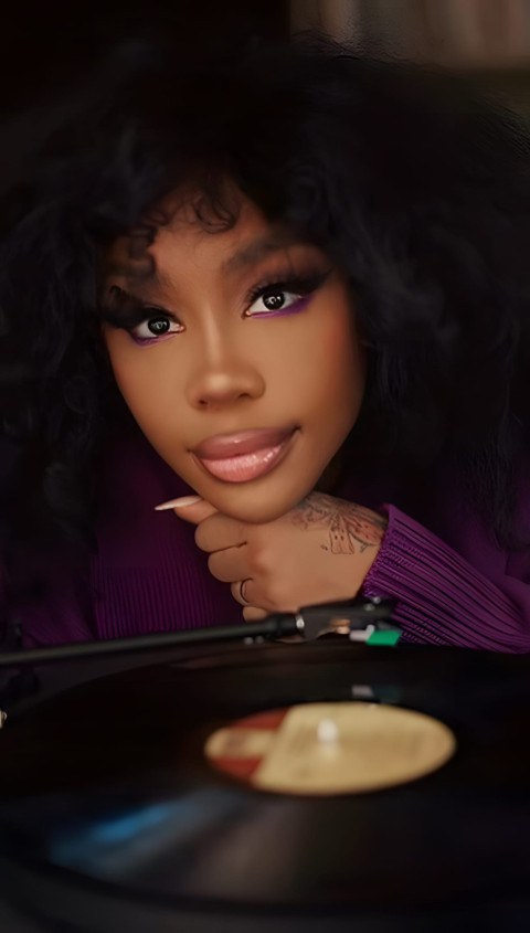 Elegant SZA Wallpaper for Your Phone 4K