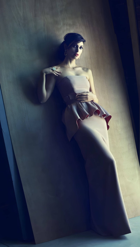 Stunning Morena Baccarin Photo for Your Phone Screen