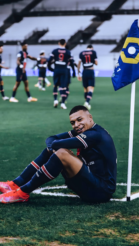 Inspiring Kylian Mbappé Mobile Wallpaper 4K