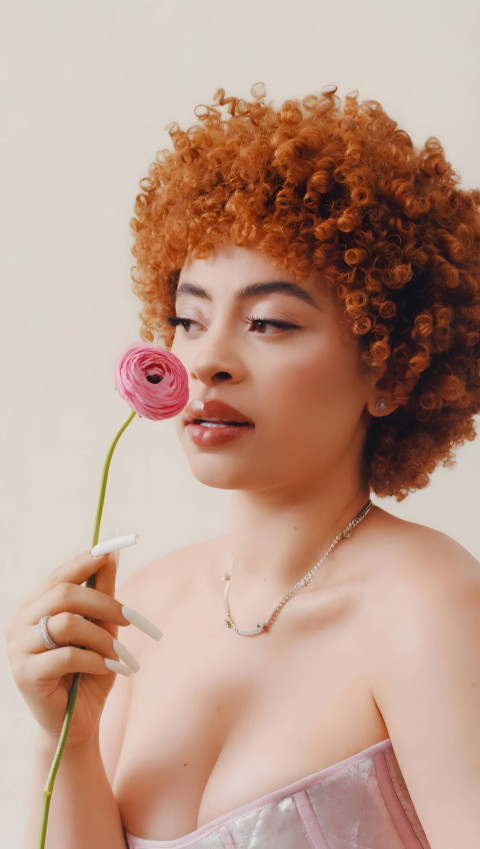 Ice Spice Phone Wallpaper for Fans