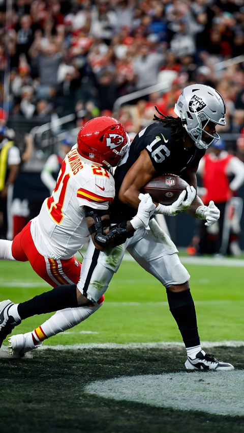 Bright Raiders Action 4K Photo for Phone Screen