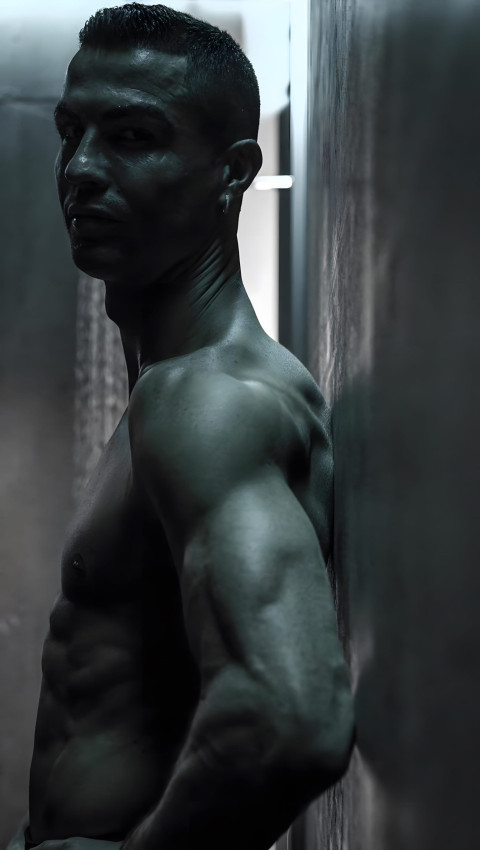 Cristiano Ronaldo High Quality Wallpaper for Phone