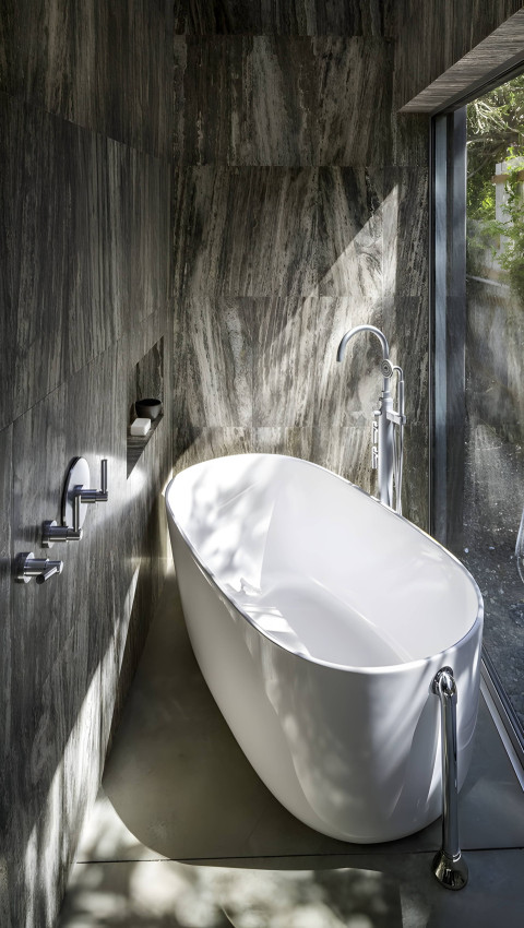 Elegant Bathroom Mobile Picture for 4K Devices