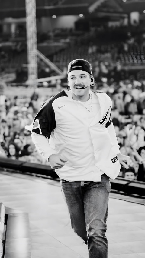 Stylish Morgan Wallen Mobile Background to Enjoy