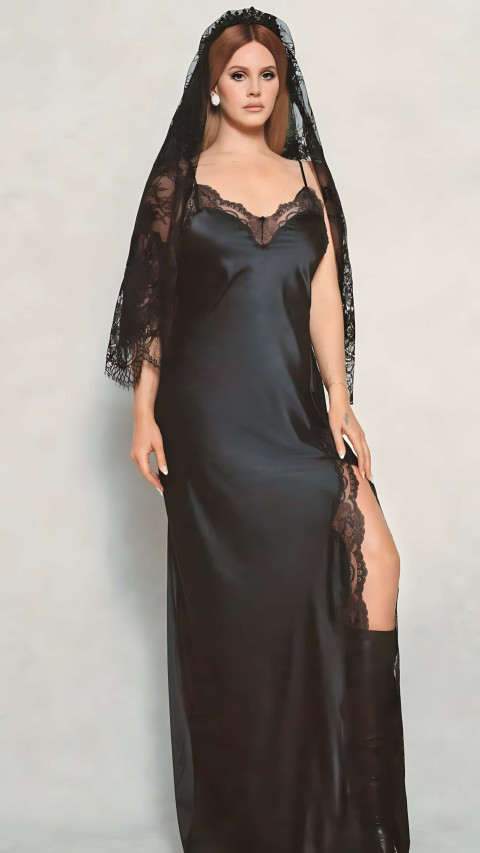 Gorgeous Lana Del Rey with Black Dress Picture for Mobile