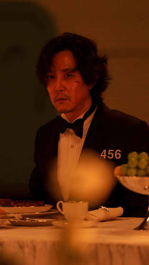 Player 456 Victory Moment Mobile Image