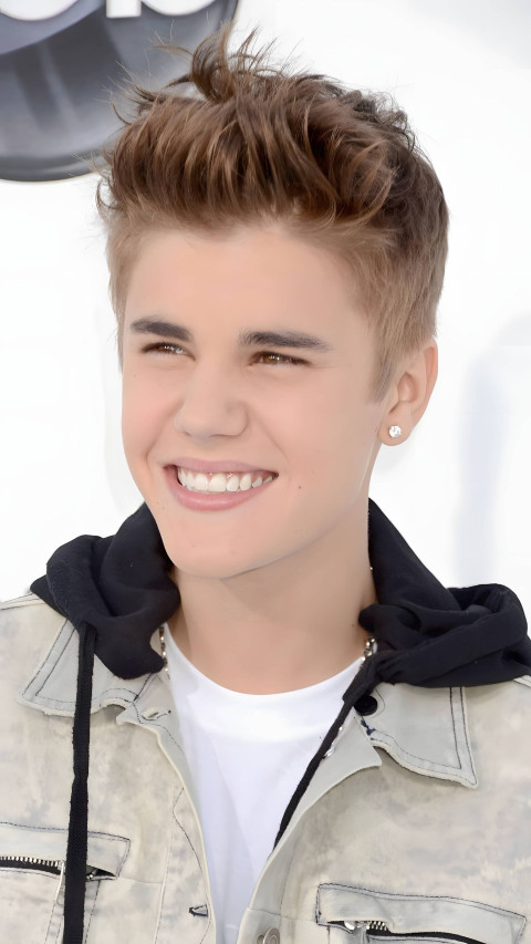 Justin Bieber mobile cute smile picture