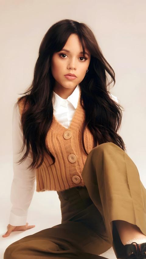Jenna Ortega Cool Pose Wallpaper