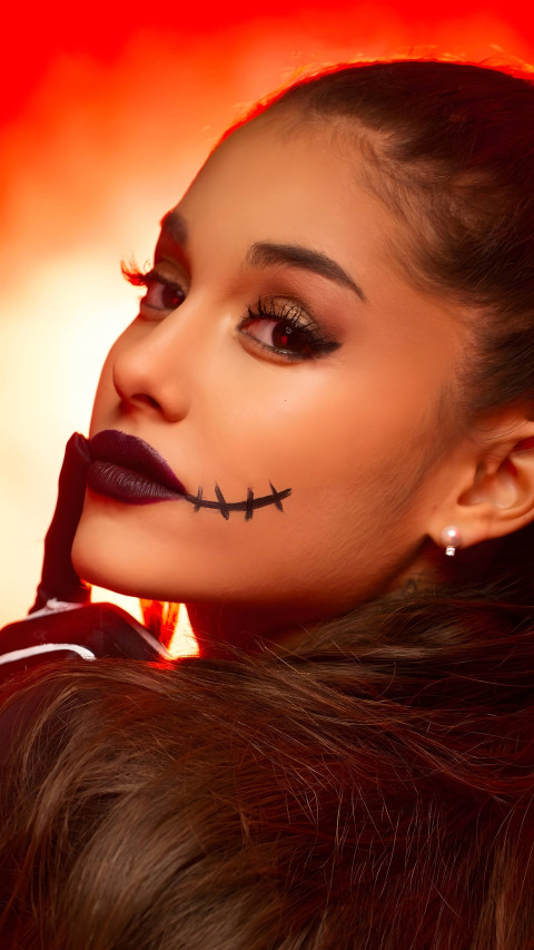 Ariana Grande mobile image simple style