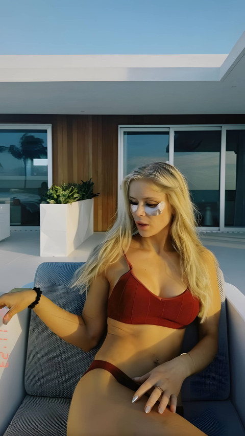 Erin Moriarty Wallpaper for iPhone & Android