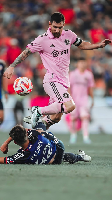 Lionel Messi Action Shot Ultra HD