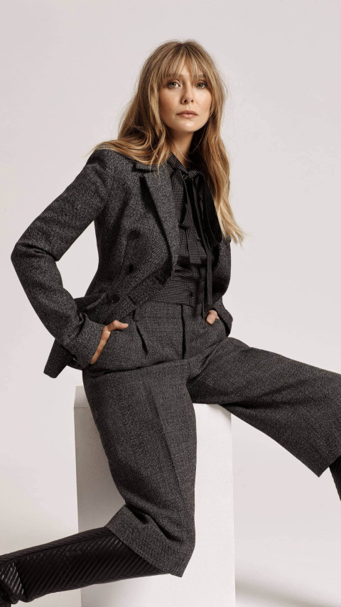 Beautiful Elizabeth Olsen mobile picture