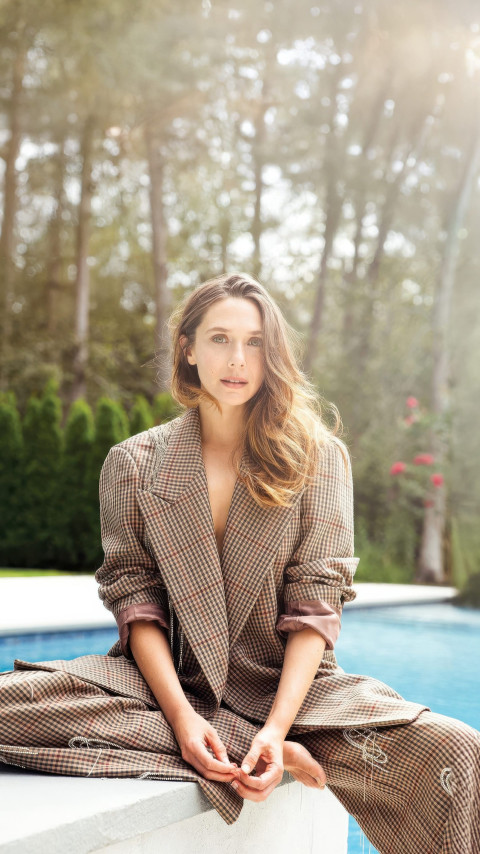 Elizabeth Olsen latest mobile photo HD