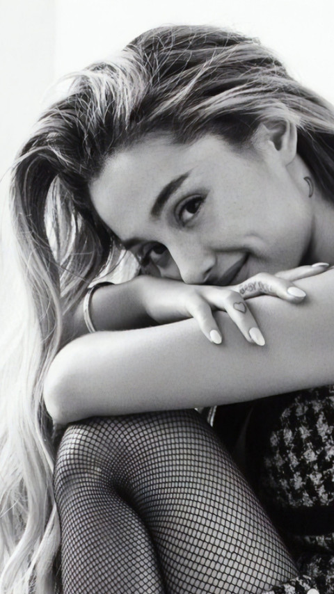 Ariana Grande simple mobile image