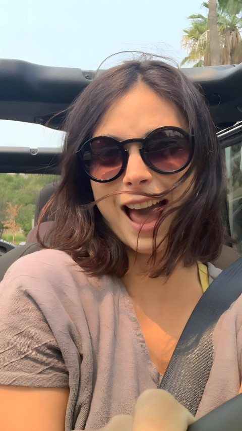 Stunning Morena Baccarin Image in HD for Phone