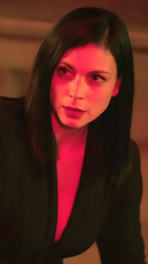 Stunning Morena Baccarin Wallpaper for  Mobile Screen 4K