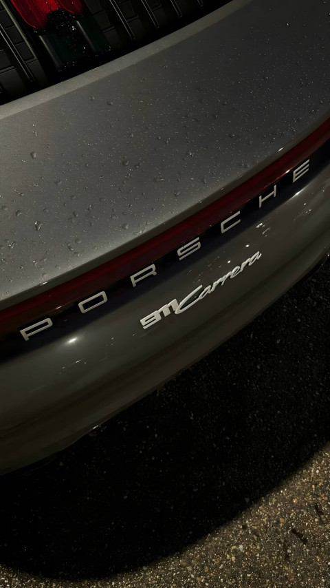 Amazing Porsche 911 Logo Image for Your Phone Background 4K