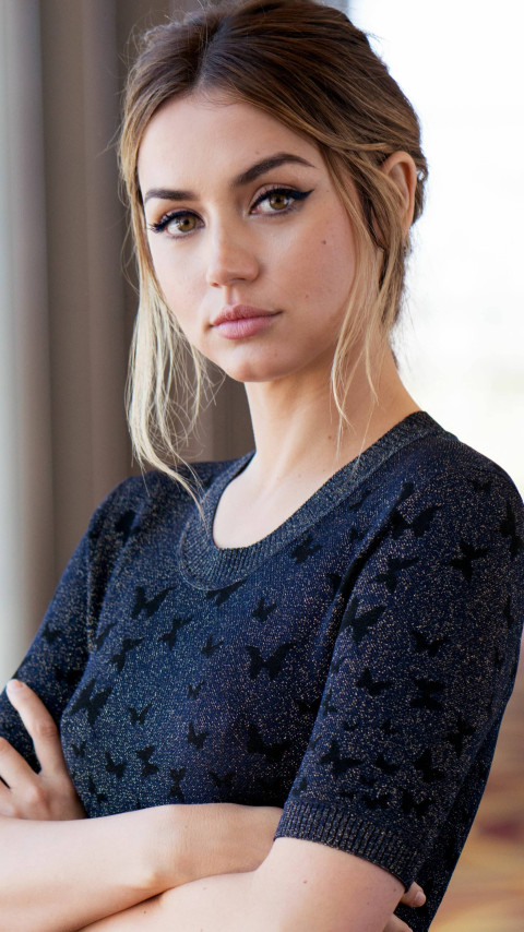 Beautiful Ana de Armas Wallpaper in Stunning 4K