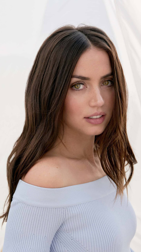 Gorgeous Ana de Armas Wallpaper for Your Phone