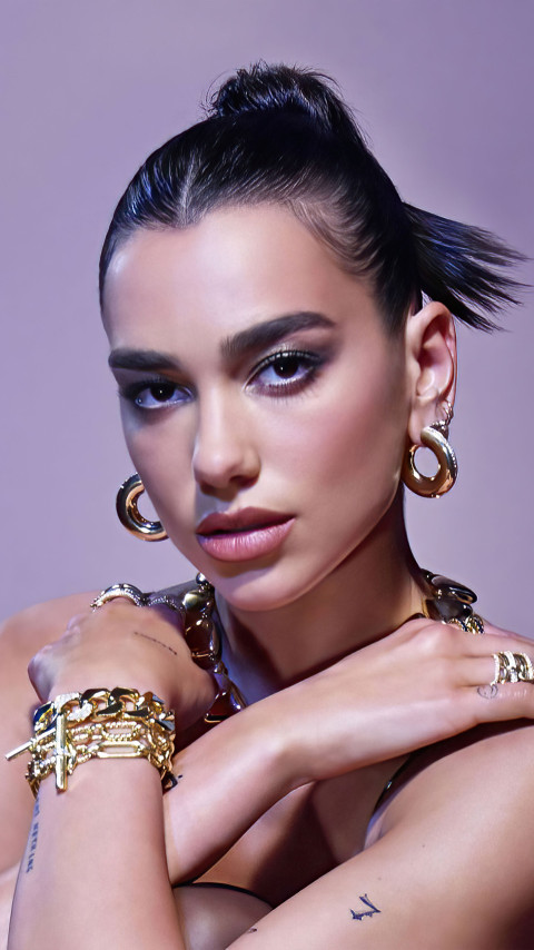Elegant 4K Wallpaper of Dua Lipa for Your Device