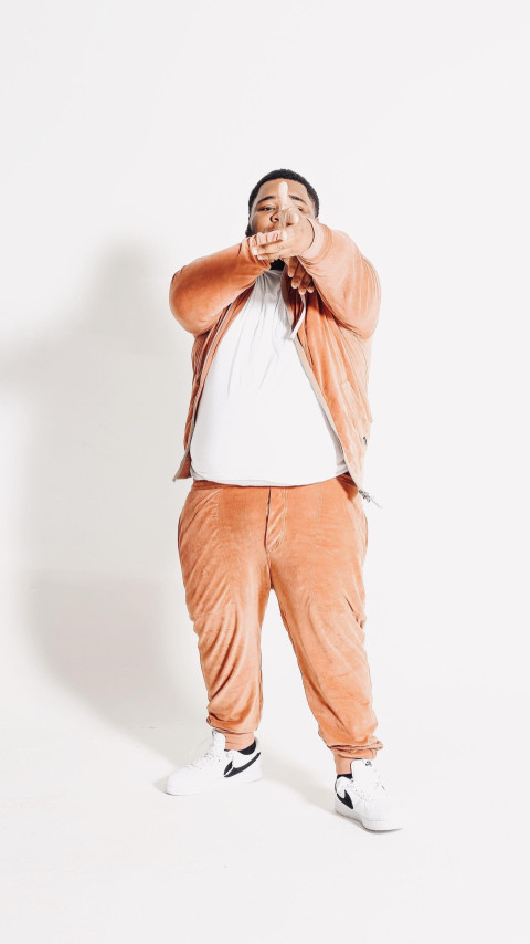 Rod Wave Stylish Outfit Wallpaper for Mobile