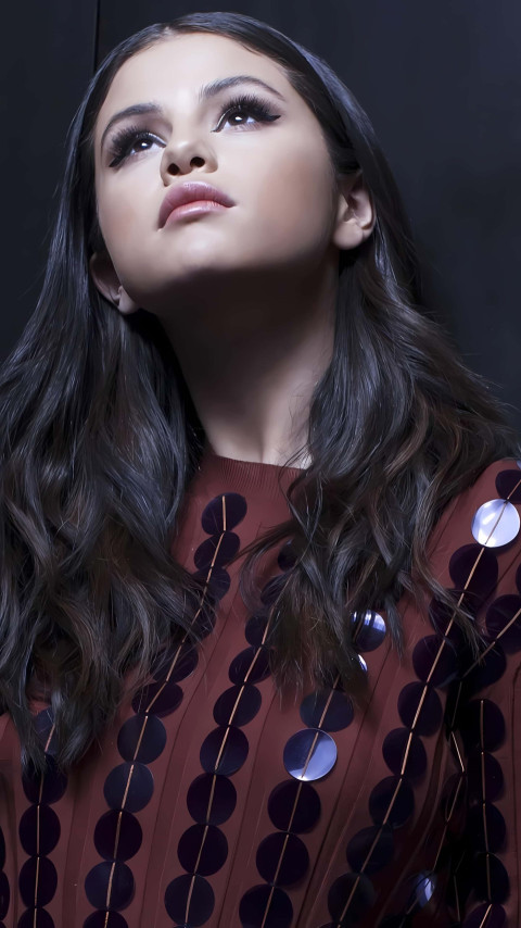 Selena Gomez Trendy Photo Collection