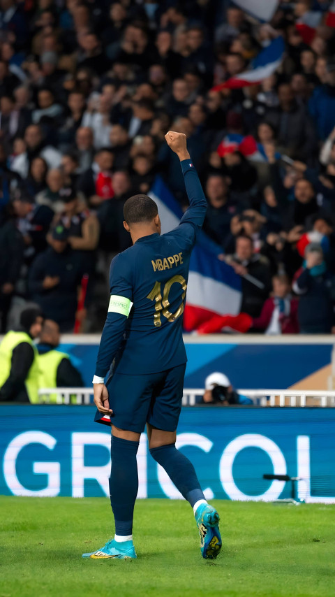 Amazing Kylian Mbappé Phone Wallpaper Free