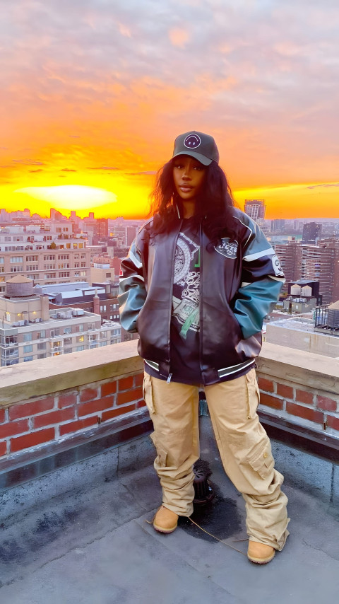 Unique SZA Wallpaper for Your Phone Background