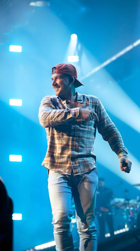 Cool Morgan Wallen Mobile Background