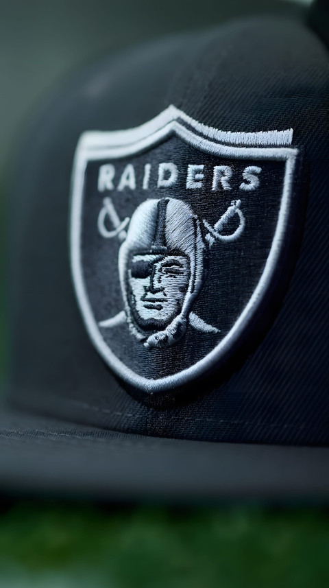 Classic Raiders Logo Wallpaper in 4K Quality