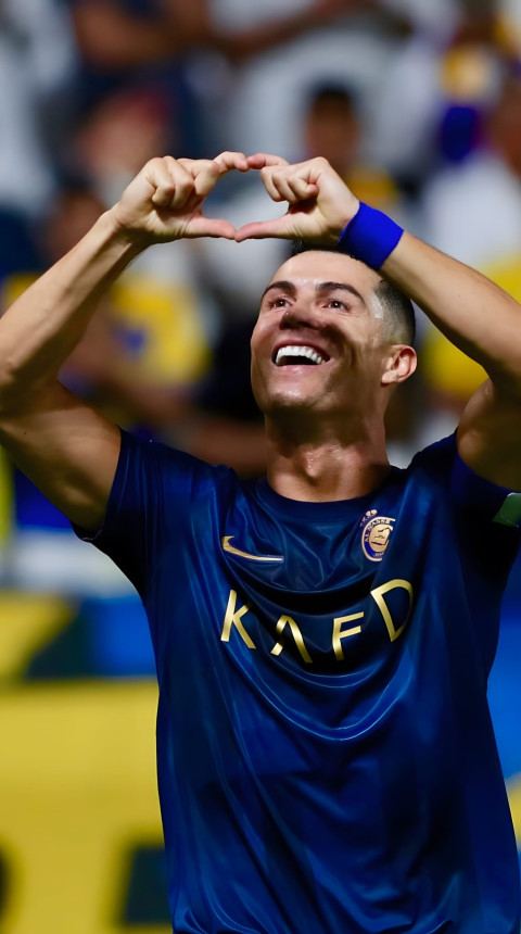Cristiano Ronaldo Football Photo for Phone Screens